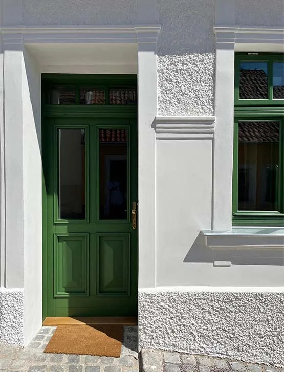 Zrekonstruovaný vstup do Apartmánu Zámecká 48 Mikulov, tradiční architektonické prvky s moderním designem. ubytování jižní morava, ubytování mikulov.